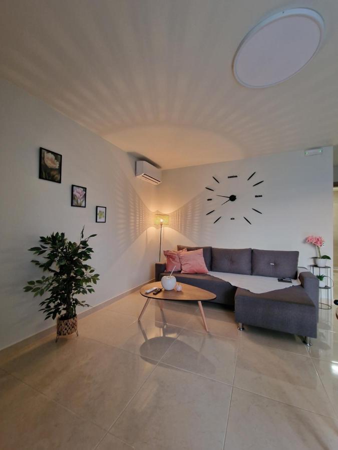 S N G/ Best View Apartment Kíssamos Eksteriør bilde